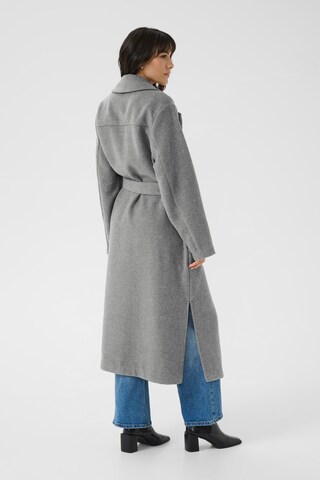 Veste d’hiver Kaffe en gris
