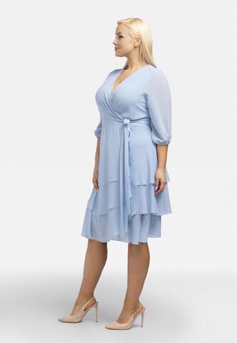 Robe de cocktail 'NARCYZA' Karko en bleu