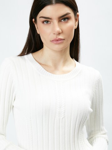 Pull-over 'Fancy' Influencer en blanc