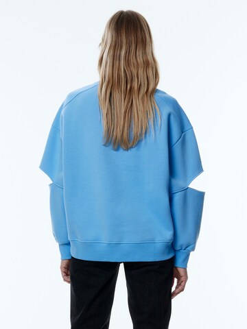 EDITED Sweatshirt 'Isabella' in Blue