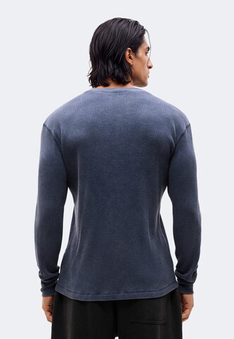 HOLLISTER Shirt in Blue: back