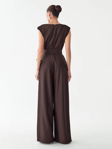 Tuta jumpsuit 'Cali' di St MRLO in marrone