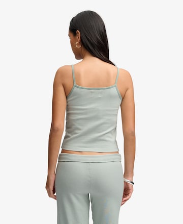 Superdry & Co Top 'Athletic Essentials' in Groen