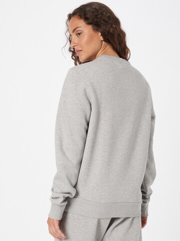 Sweat-shirt Reebok en gris