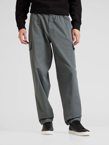 Calvin Klein Jeans Regular Cargo trousers in Grey: front