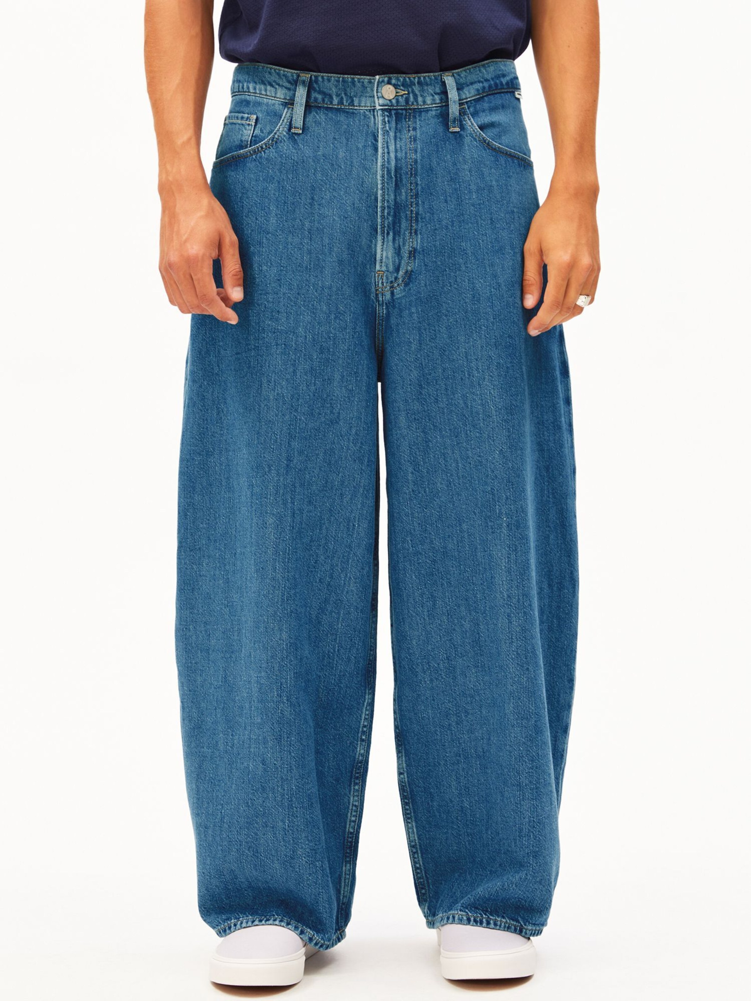 Loosefit Jean ARMEDANGELS en bleu : devant