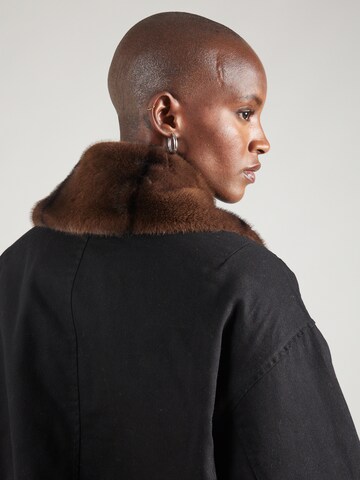 Monki Демисезонная куртка в Черный