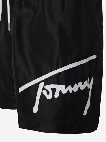 Tommy Jeans Badshorts i svart