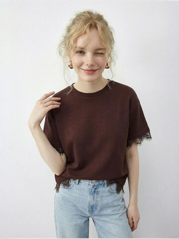 T-shirt 'T-Shirts' Bianco Lucci en marron
