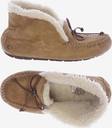 UGG Flats & Loafers in 39 in Brown: front