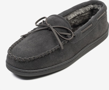 Minnetonka - Mocassins 'Pileline' em cinzento: frente