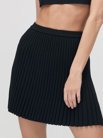 ABOUT YOU x VIAM Studio Skirt 'CAMERON' in Black
