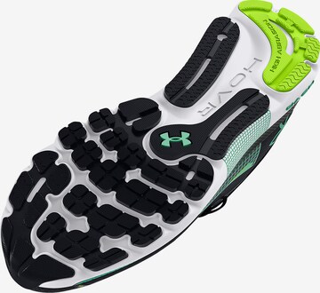 Chaussure de course 'Infinite 5' UNDER ARMOUR en noir