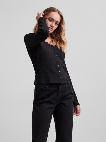 PIECES Knit Cardigan 'Nukisa' in Black: front