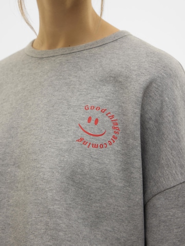 VERO MODA - Sudadera 'Ija' en gris