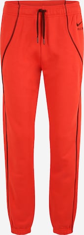 Nike Sportswear Tapered Παντελόνι σε κόκκινο: μπροστά