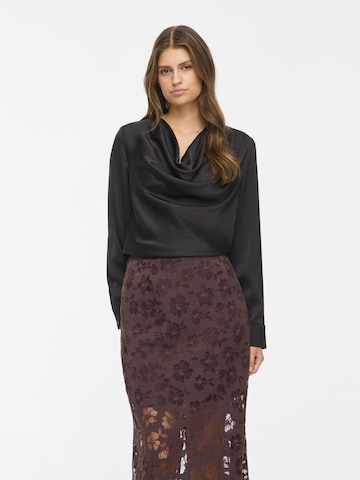VILA - Camiseta en negro: frente