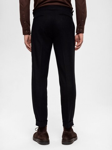 Regular Pantalon à plis Antioch en noir