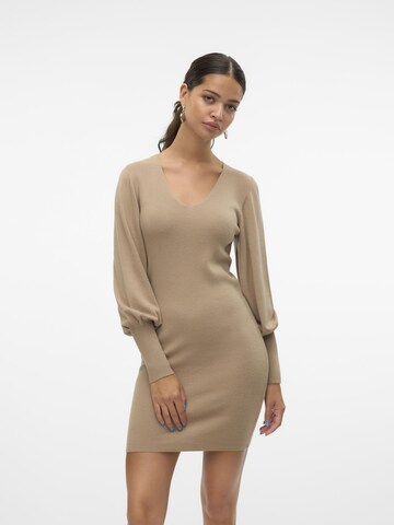 VERO MODA Gebreide jurk 'VMHollykaris' in Bruin: voorkant