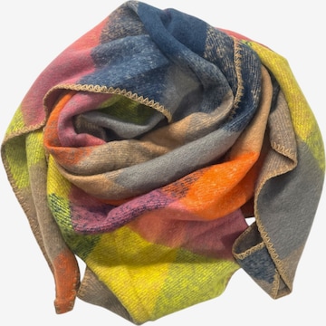 Kumixi Oversized Scarf 'Dreiecksschal' in Yellow: front