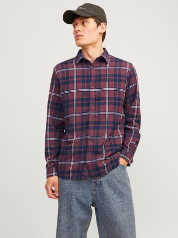 Coupe slim Chemise 'JJJoshua' JACK & JONES en rouge : devant