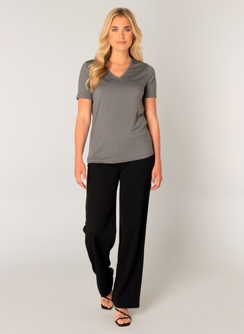 BASE LEVEL Shirt in Grey