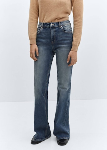 MANGO Flared Jeans 'Violeta' in Blauw: voorkant