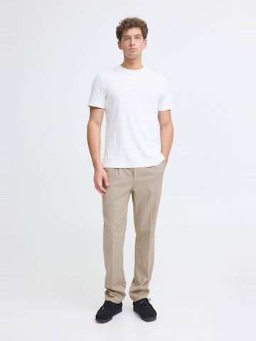 Casual Friday - Regular Calças com pregas ' CFMarc ' em bege: frente