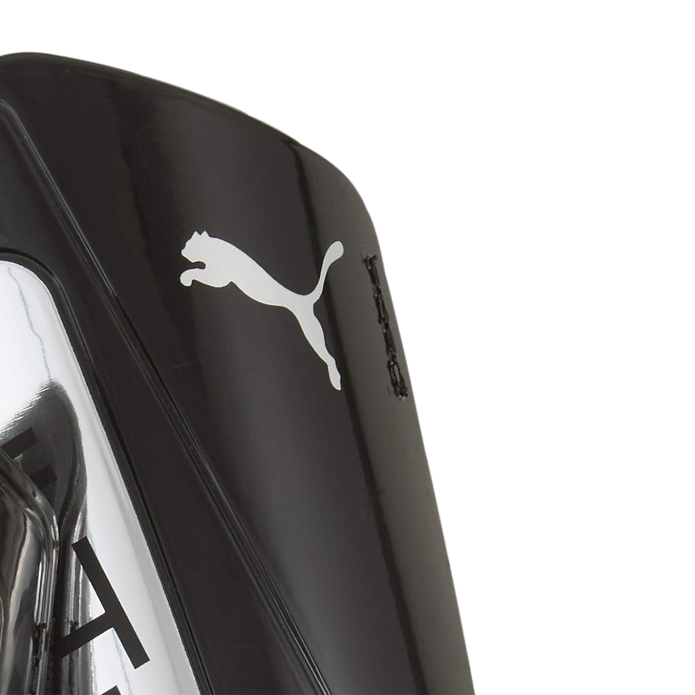 Protecții 'Ultra Light' de la PUMA pe negru