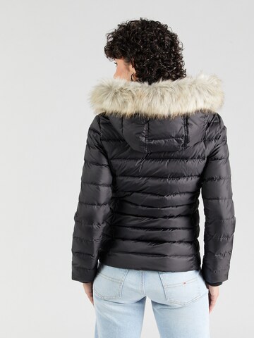 Tommy Jeans Зимняя куртка в Черный