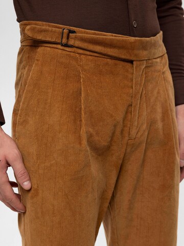 Antioch Slim fit Pleat-front trousers in Brown