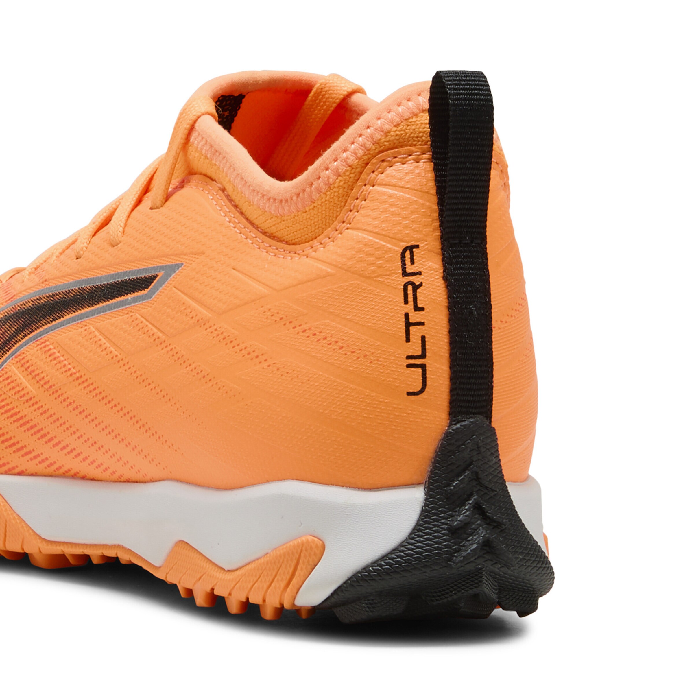 PUMA Sportschoen 'Ultra 6 Match' in Oranje