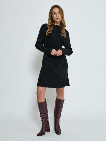 Robes en maille 'Anna' Peppercorn en noir : devant