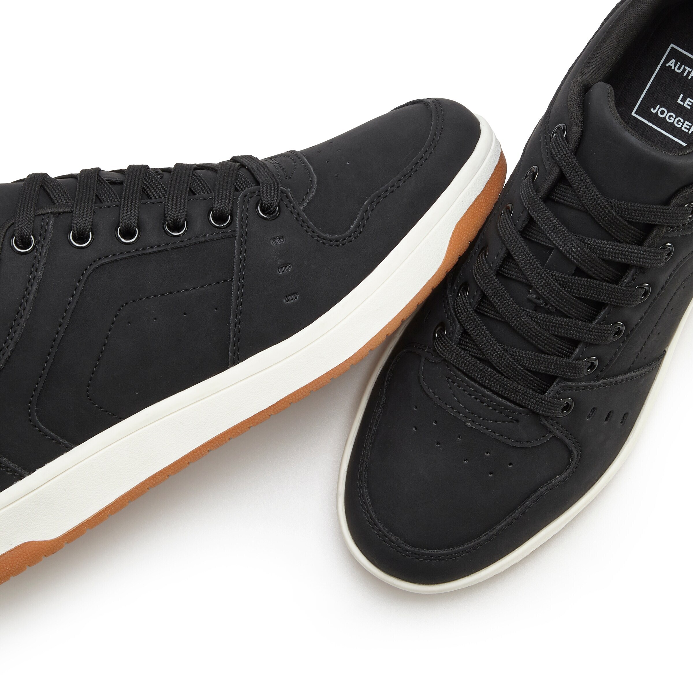 Authentic Le Jogger Sneakers in Black