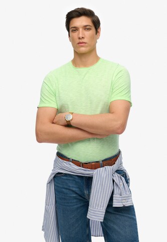 T-Shirt Superdry en vert : devant