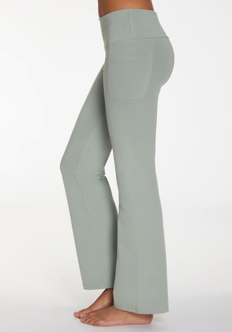 Loosefit Pantalon de sport LASCANA ACTIVE en vert