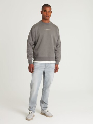 CHASIN' Sweatshirt ' Ido ' in Grau
