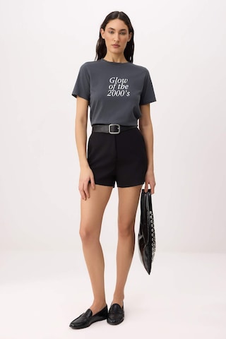 T-shirt Trendyol en gris