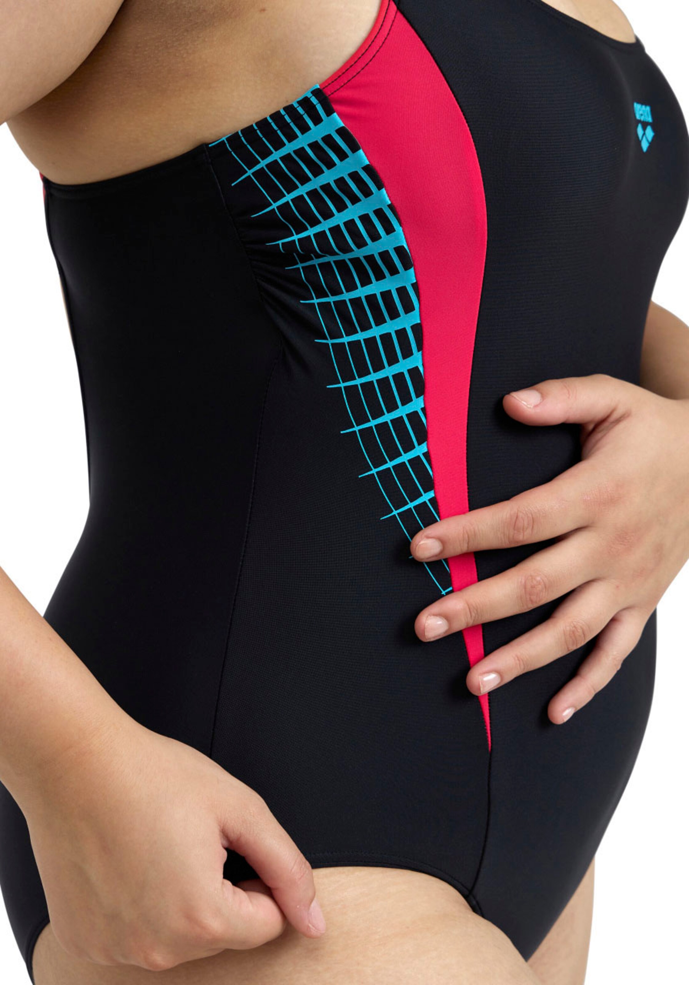 ARENA Badeanzug in Schwarz