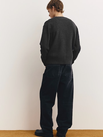 Pull&Bear Pulover | črna barva