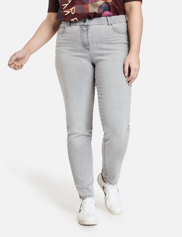 SAMOON Slimfit Jeans 'Betty' in Grijs: voorkant