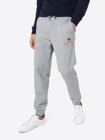 GANT Tapered Pants in Grey: front