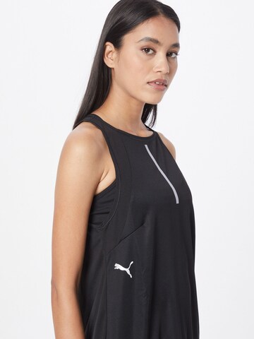 Sport top de la PUMA pe negru