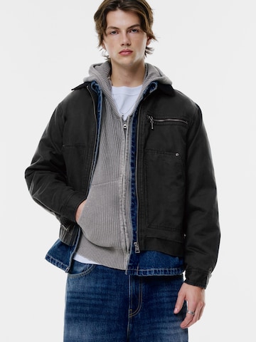 Veste mi-saison Pull&Bear en noir : devant