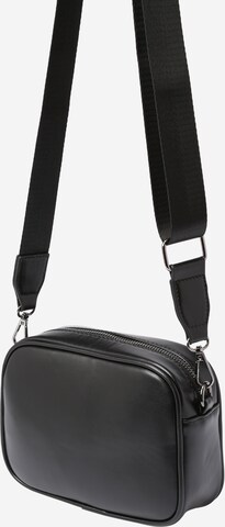 ABOUT YOU - Bolso de hombro 'Julia' en negro: frente