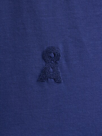 ARMEDANGELS T-shirt 'AADRU' i blå
