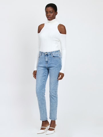 Influencer Sweater in White
