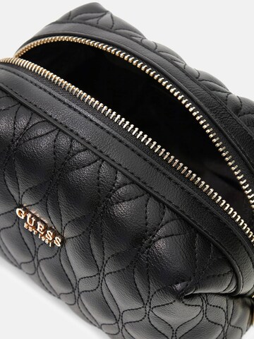 GUESS Kosmetiktasche 'Maxine' in Schwarz