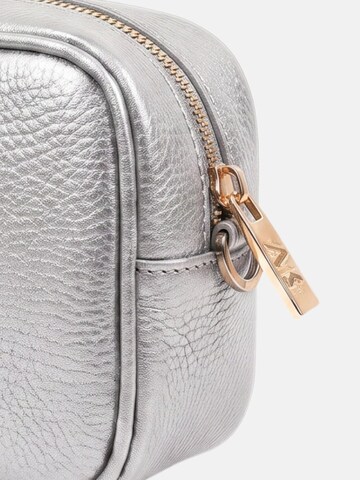 Borsa a tracolla 'Borsa a Tracolla Pelle Genuina 20x15 cm Virginia Rhinè' di Virginia Rhinè in argento