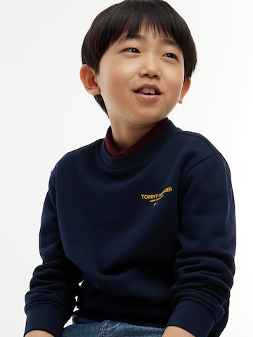 TOMMY HILFIGER Sweatshirt 'Essential' in Blau